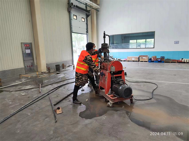 火炬开发区街道厂房地面下沉塌陷注浆加固施工